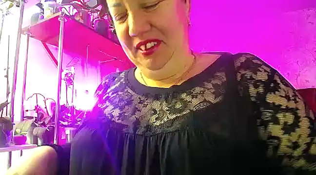 Snapshot of _Sweet_Woman chatting on 02/15/25, 05:30  Sweet Woman online show from 02/15/25, 05:30