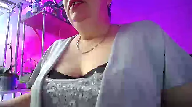 Snapshot of _Sweet_Woman chatting on 02/19/25, 04:01  Sweet Woman online show from 02/19/25, 04:01