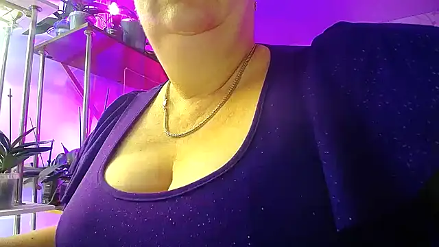 Snapshot of _Sweet_Woman chatting on 10/11/25, 04:22  Sweet Woman online show from 10/11/25, 04:22