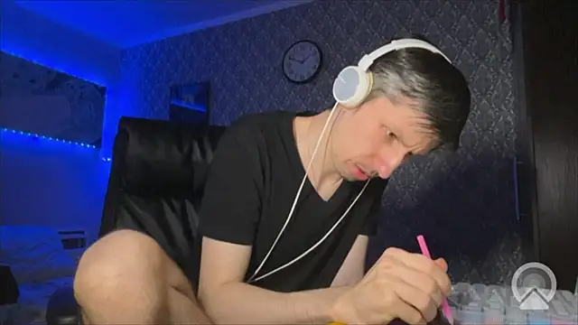 Snapshot of Aki-Laky chatting on 03/06/26, 08:49 Aki-Laky online show from 03/06/26, 08:49