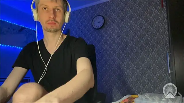 Snapshot of Aki-Laky chatting on 03/26/26, 09:20 Aki-Laky online show from 03/26/26, 09:20