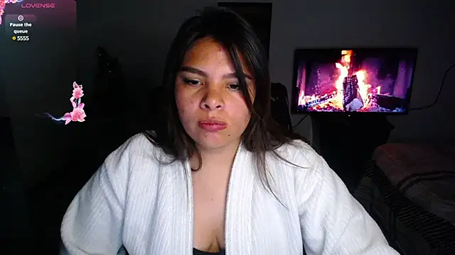 Snapshot of goddess_valXX chatting on 12/13/24, 10:41 goddess valXX online show from 12/13/24, 10:41