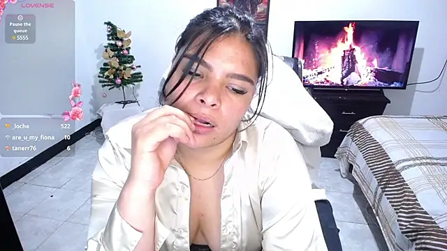 Snapshot of goddess_valXX chatting on 12/31/24, 01:30 goddess valXX online show from 12/31/24, 01:30