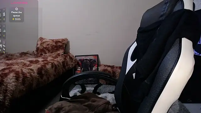 Snapshot of goddess_valXX chatting on 09/17/25, 10:17 goddess valXX online show from 09/17/25, 10:17