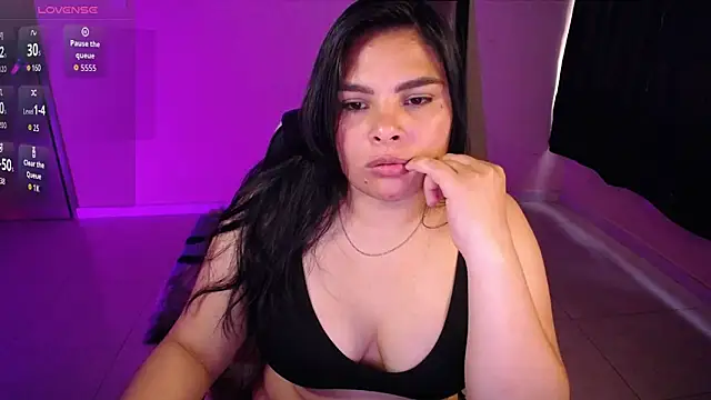 Snapshot of goddess_valXX chatting on 06/17/26, 10:32 goddess valXX online show from 06/17/26, 10:32