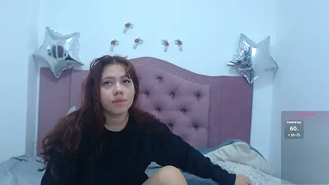 Snapshot of crystalhoneyy1 chatting on 12/20/24, 11:32 crystalhoneyy1 online show from 12/20/24, 11:32