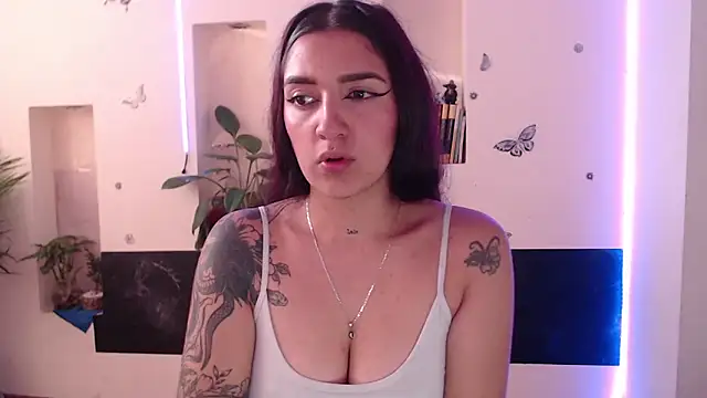 Lia-mitch online show from 12/16/24, 09:41