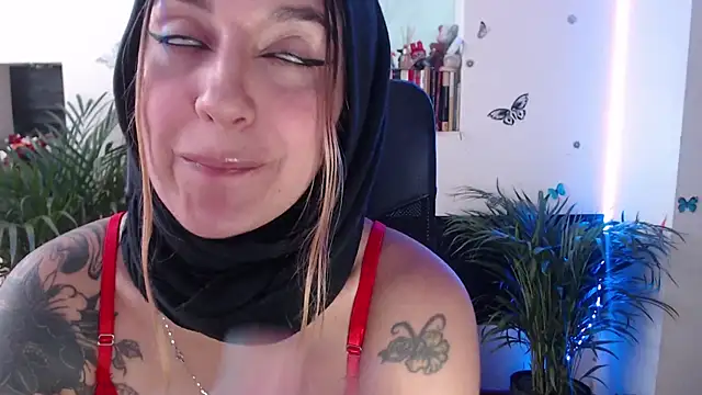 Snapshot of Lia-mitch chatting on 03/05/26, 06:59 Lia-mitch online show from 03/05/26, 06:59