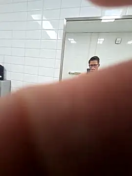 Snapshot of mneuert@xh chatting on 03/02/26, 06:37 mneuertxh online show from 03/02/26, 06:37