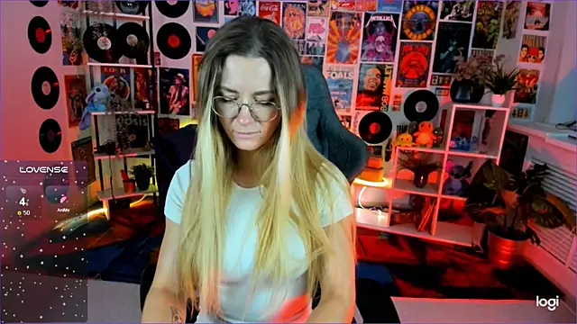 LadyIzabel online show from 12/04/24, 08:34