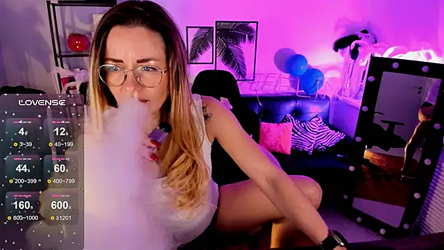 LadyIzabel online show from 12/14/24, 08:45