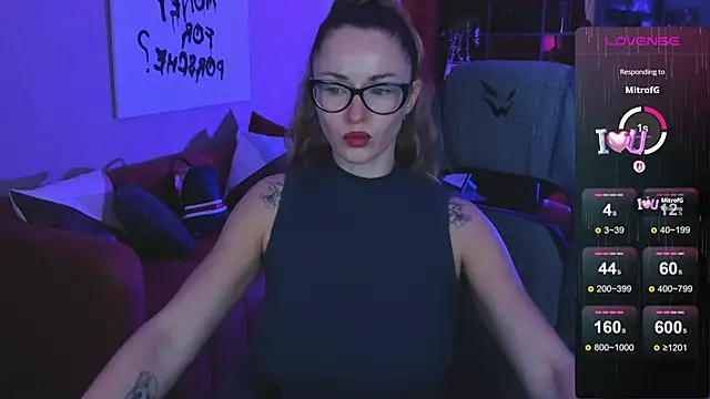 LadyIzabel online show from 10/18/25, 05:43