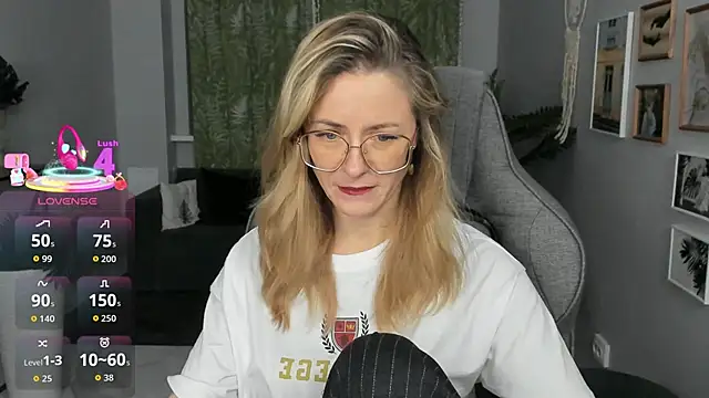 Snapshot of LadyIzabel chatting on 03/06/26, 02:46 LadyIzabel online show from 03/06/26, 02:46