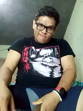 Snapshot of haxxxel007 chatting on 10/31/25, 02:29 haxxxel007 online show from 10/31/25, 02:29