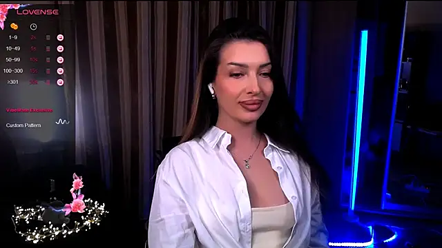 Snapshot of Laura_Bess chatting on 05/06/26, 08:14 Laura Bess online show from 05/06/26, 08:14