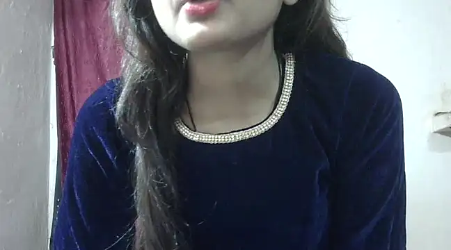 Snapshot of Aayesha chatting on 12/02/24, 11:23 Aayesha online show from 12/02/24, 11:23