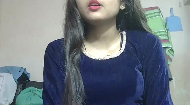 Snapshot of Aayesha chatting on 12/02/24, 05:37 Aayesha online show from 12/02/24, 05:37