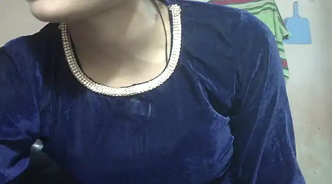 Snapshot of Aayesha chatting on 12/03/24, 04:06 Aayesha online show from 12/03/24, 04:06