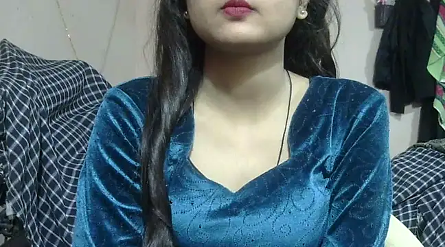 Snapshot of Aayesha chatting on 12/05/24, 03:59 Aayesha online show from 12/05/24, 03:59