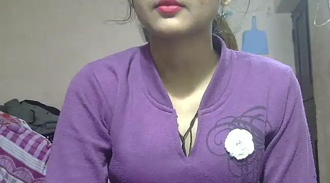 Snapshot of Aayesha chatting on 01/14/25, 03:47 Aayesha online show from 01/14/25, 03:47