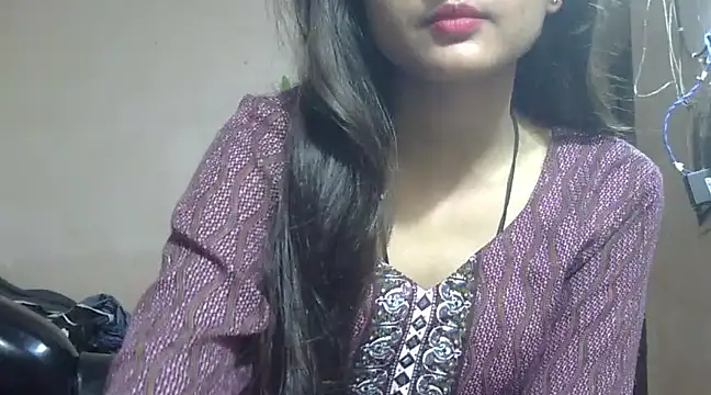 Snapshot of Aayesha chatting on 01/22/25, 12:17 Aayesha online show from 01/22/25, 12:17