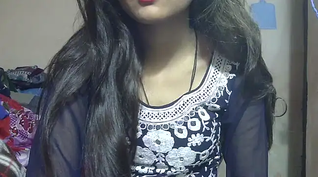 Snapshot of Aayesha chatting on 01/25/25, 04:34 Aayesha online show from 01/25/25, 04:34