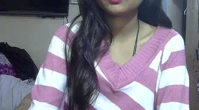 Snapshot of Aayesha chatting on 02/01/25, 12:40 Aayesha online show from 02/01/25, 12:40