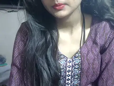 Snapshot of Aayesha chatting on 02/08/25, 02:58 Aayesha online show from 02/08/25, 02:58