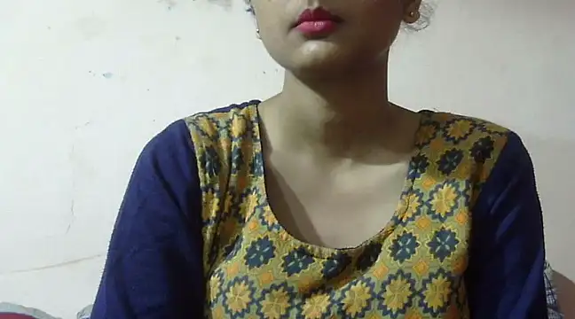 Snapshot of Aayesha chatting on 02/17/25, 04:20 Aayesha online show from 02/17/25, 04:20