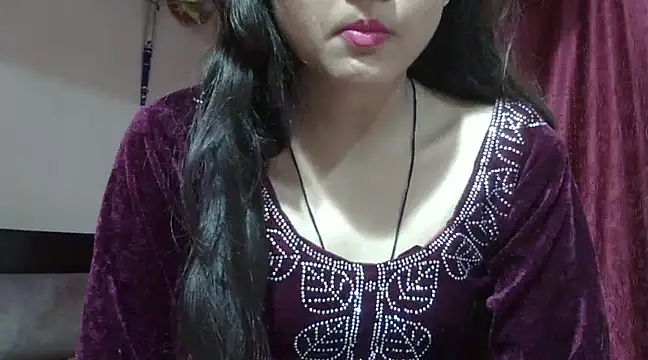 Snapshot of Aayesha chatting on 03/08/25, 04:34 Aayesha online show from 03/08/25, 04:34