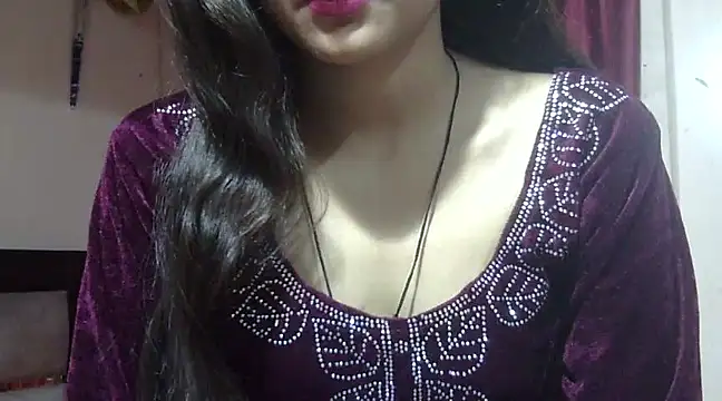 Snapshot of Aayesha chatting on 03/09/25, 09:46 Aayesha online show from 03/09/25, 09:46