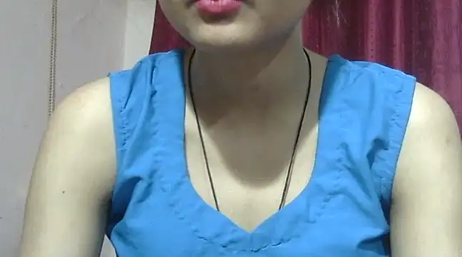 Snapshot of Aayesha chatting on 03/11/25, 05:24 Aayesha online show from 03/11/25, 05:24