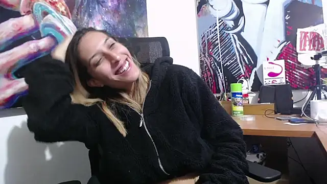 Snapshot of FULL_TENTATION_ chatting on 10/19/25, 06:14 FULL TENTATION  online show from 10/19/25, 06:14