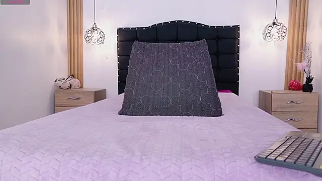 Snapshot of FULL_TENTATION_ chatting on 03/25/26, 06:41 FULL TENTATION online show from 03/25/26, 06:41