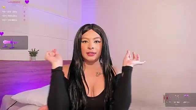 Snapshot of sherylgrey chatting on 10/14/25, 04:24 sherylgrey online show from 10/14/25, 04:24