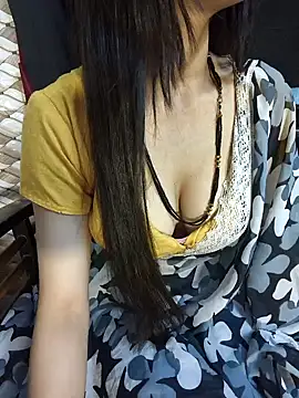 Snapshot of Bulbul_02 chatting on 03/08/26, 05:44 Bulbul 02 online show from 03/08/26, 05:44