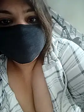 Snapshot of Naughty-Trisha chatting on 12/11/24, 02:30 Naughty-Trisha online show from 12/11/24, 02:30