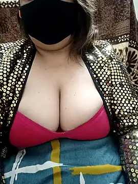 Snapshot of Naughty-Trisha chatting on 02/13/25, 04:07 Naughty-Trisha online show from 02/13/25, 04:07