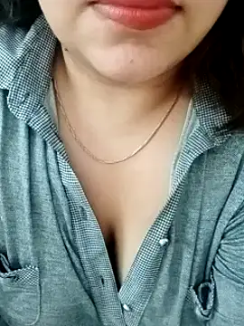 Snapshot of Naughty-Trisha chatting on 09/12/25, 08:47 Naughty-Trisha online show from 09/12/25, 08:47