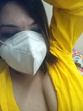 Snapshot of Naughty-Trisha chatting on 10/17/25, 06:27 Naughty-Trisha online show from 10/17/25, 06:27