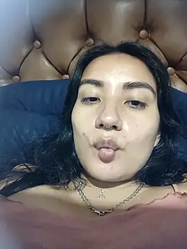 Snapshot of Hellen_Alex chatting on 04/10/26, 02:00 Hellen Alex online show from 04/10/26, 02:00