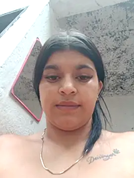 Snapshot of naughty-girl01 chatting on 01/01/25, 12:22 naughty-girl01 online show from 01/01/25, 12:22