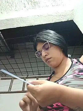 Snapshot of naughty-girl01 chatting on 02/03/25, 10:14 naughty-girl01 online show from 02/03/25, 10:14