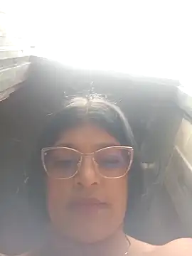 Snapshot of naughty-girl01 chatting on 02/22/25, 04:40 naughty-girl01 online show from 02/22/25, 04:40