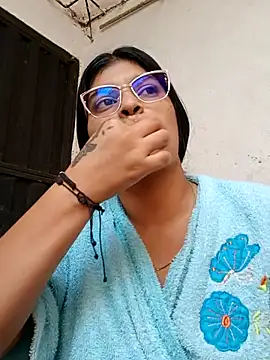 Snapshot of naughty-girl01 chatting on 03/02/25, 02:43 naughty-girl01 online show from 03/02/25, 02:43