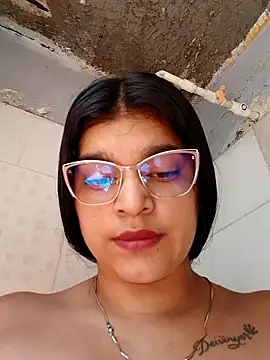 Snapshot of naughty-girl01 chatting on 03/09/25, 04:33 naughty-girl01 online show from 03/09/25, 04:33