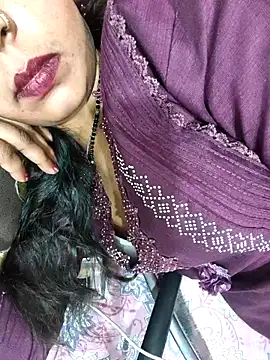 Snapshot of Sharmila-Singh chatting on 05/07/26, 07:52 Sharmila-Singh online show from 05/07/26, 07:52