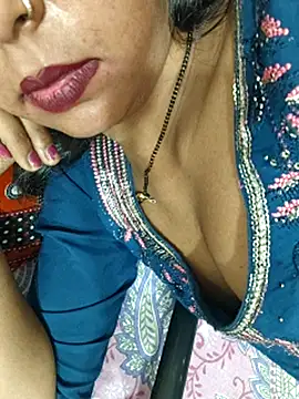 Snapshot of Sharmila-Singh chatting on 07/08/26, 08:24 Sharmila-Singh online show from 07/08/26, 08:24