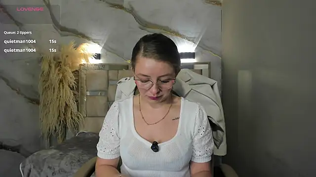 Snapshot of _isaabellaa chatting on 07/06/26, 03:03 isaabellaa online show from 07/06/26, 03:03