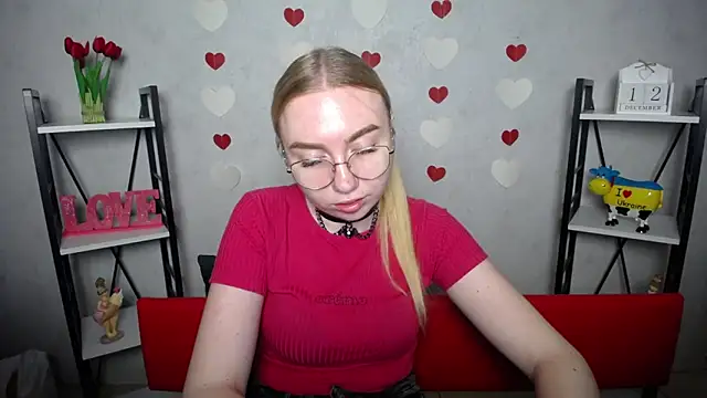 BeatriceFly online show from 12/12/24, 09:08